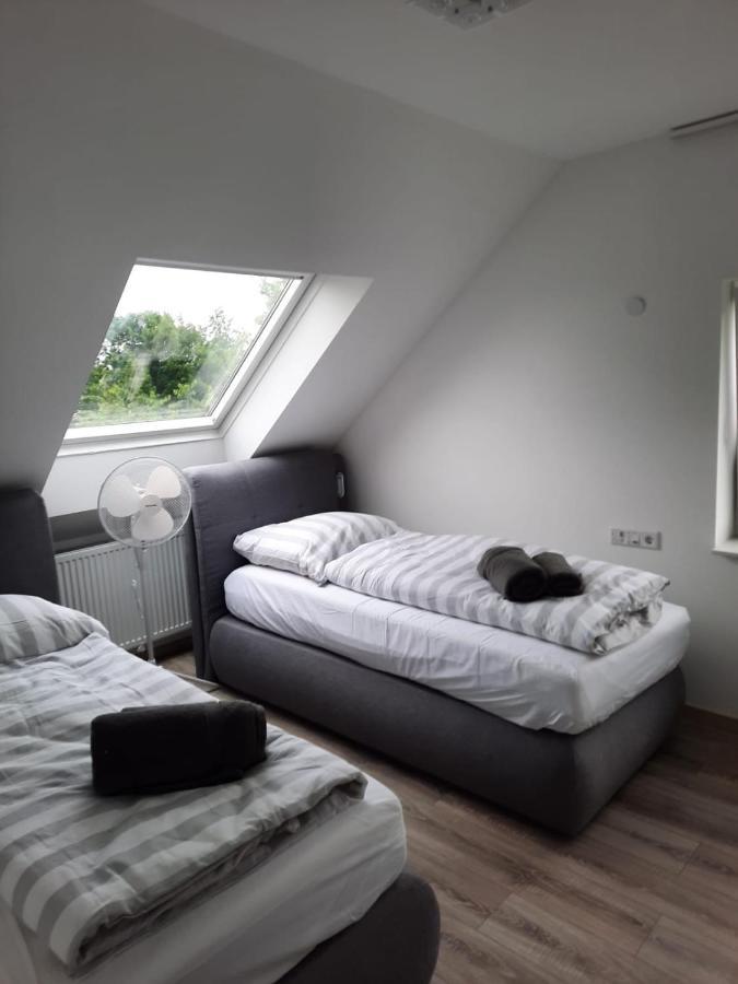 Ferienwohnung Apartment - Free Parking - Wifi - Kitchen Essen Exterior foto